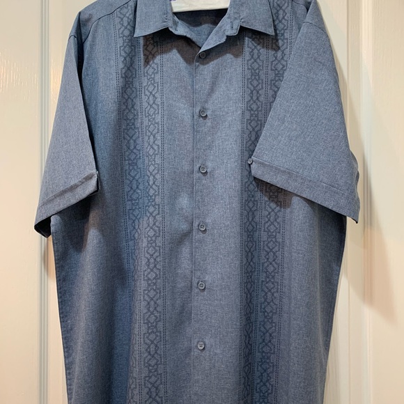 Men’s size XL Cafe Luna blue chambray colored button down shirt - Picture 2 of 7